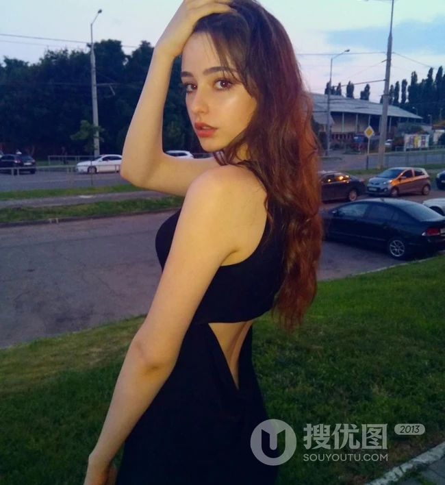 高颜值俄罗斯女生Dasha Taran高冷写真，生活照图集