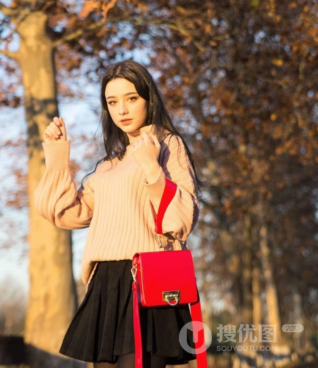 高颜值俄罗斯女生Dasha Taran高冷写真，生活照图集