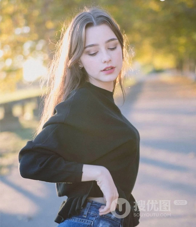 高颜值俄罗斯女生Dasha Taran高冷写真，生活照图集