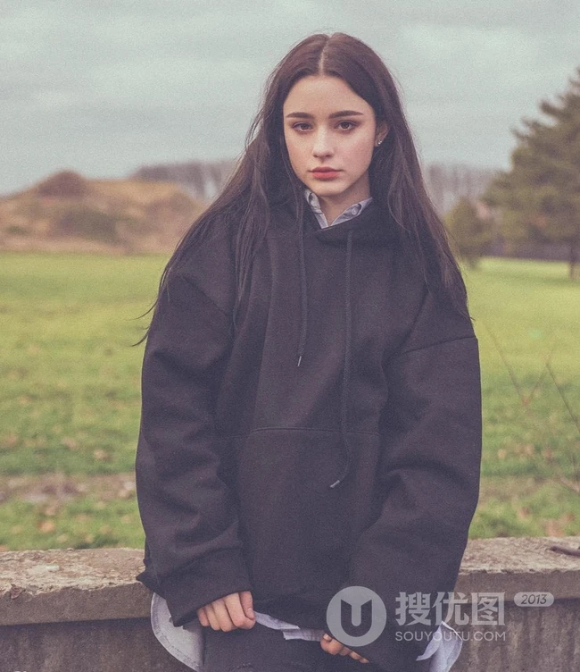高颜值俄罗斯女生Dasha Taran高冷写真，生活照图集