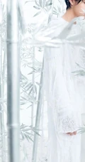 吴亦凡白色系梦幻宣传写真大片，头戴发箍个性十足