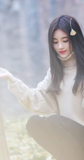 美女明星鞠婧祎拥抱大自然小清新风格手机壁纸