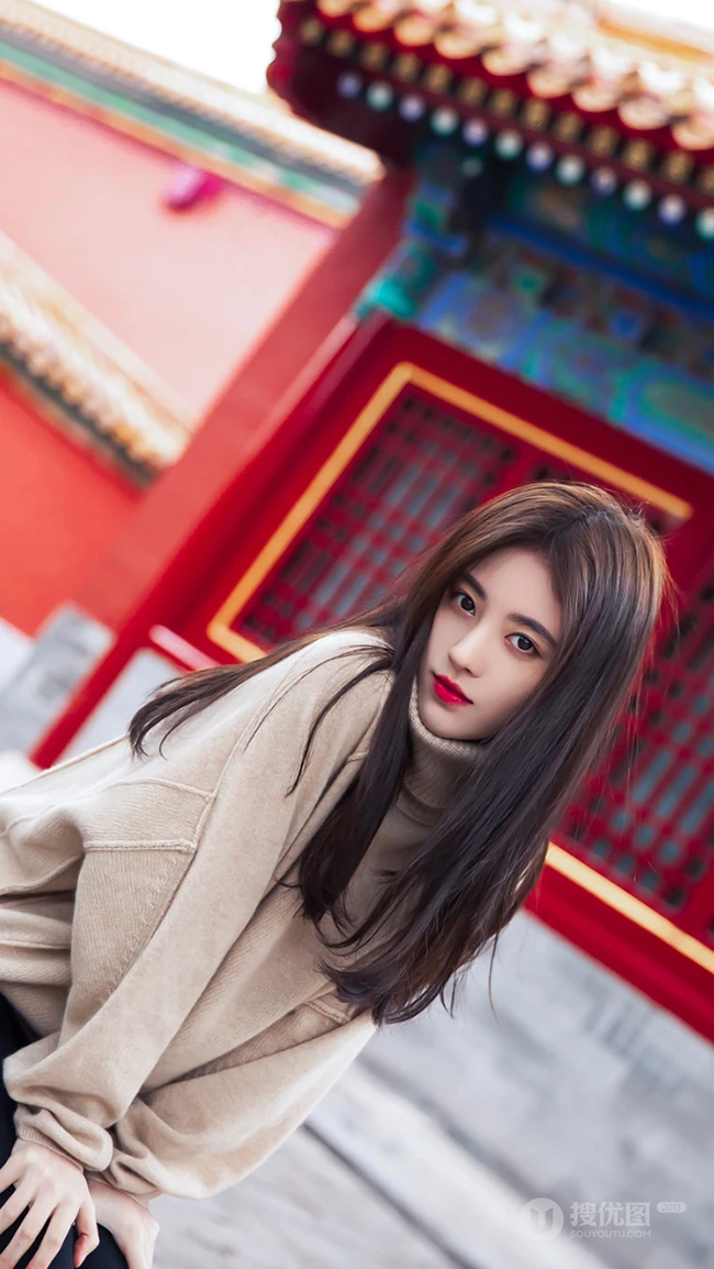 美女明星鞠婧祎拥抱大自然小清新风格手机壁纸