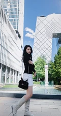 混血女生李诗颖Maxi Li黑白质感街拍写真大片