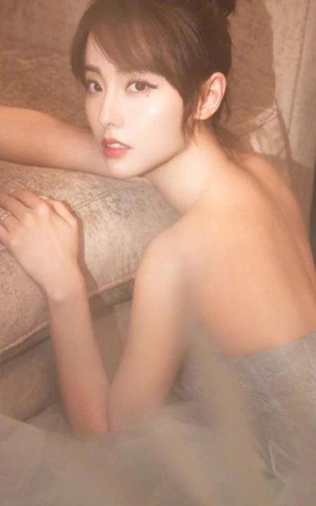 张嘉倪轻纱礼裙露背装长裙 气质唯美大秀美背写真图片
