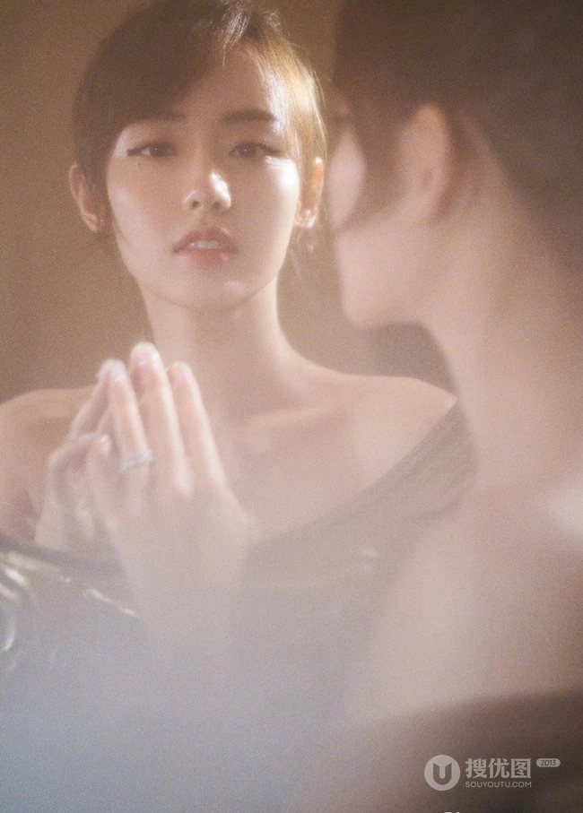 张嘉倪轻纱礼裙露背装长裙 气质唯美大秀美背写真图片