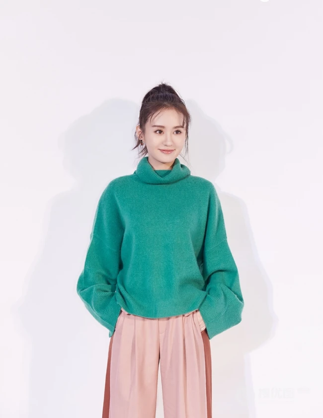 郑合惠子绿衣粉裤丸子头高清写真，可甜可杀的郑合惠子