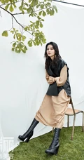 王媛可登《瑞丽》服饰美容杂志写真大片，时尚知性而优雅
