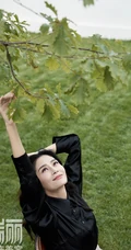 王媛可登《瑞丽》服饰美容杂志写真大片，时尚知性而优雅