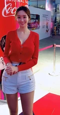 韩国气质女生朴有珍气质短裤系列写真，生活照片图集一
