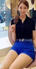 韩国气质女生朴有珍气质短裤系列写真，生活照片图集一