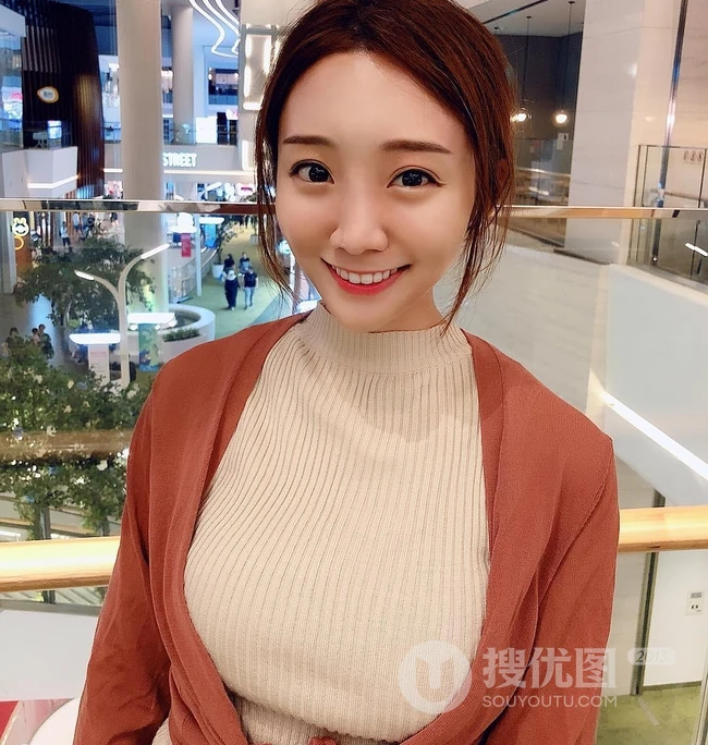 韩国气质女生朴有珍气质短裤系列写真，生活照片图集一