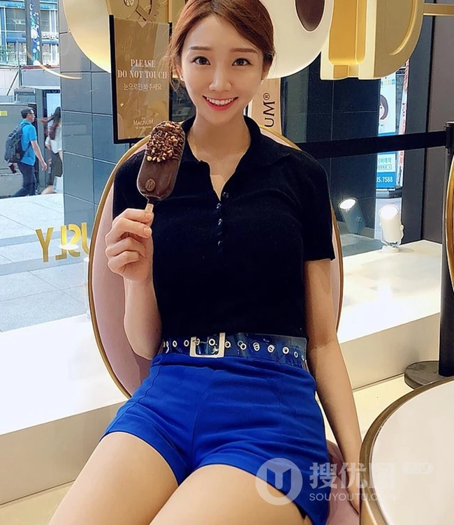 韩国气质女生朴有珍气质短裤系列写真，生活照片图集一