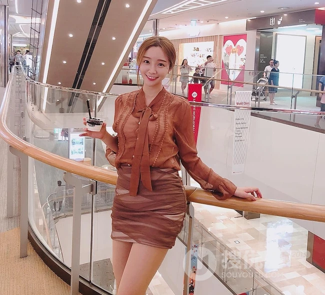 韩国匀称女生朴有珍气质连衣短裙系列写真，生活照图集二