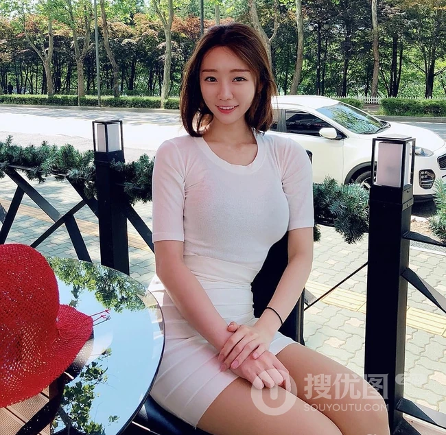 韩国匀称女生朴有珍气质连衣短裙系列写真，生活照图集二