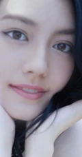 混血女生李诗颖 着蓝色肩带连衣短裙 在庭院清新写真