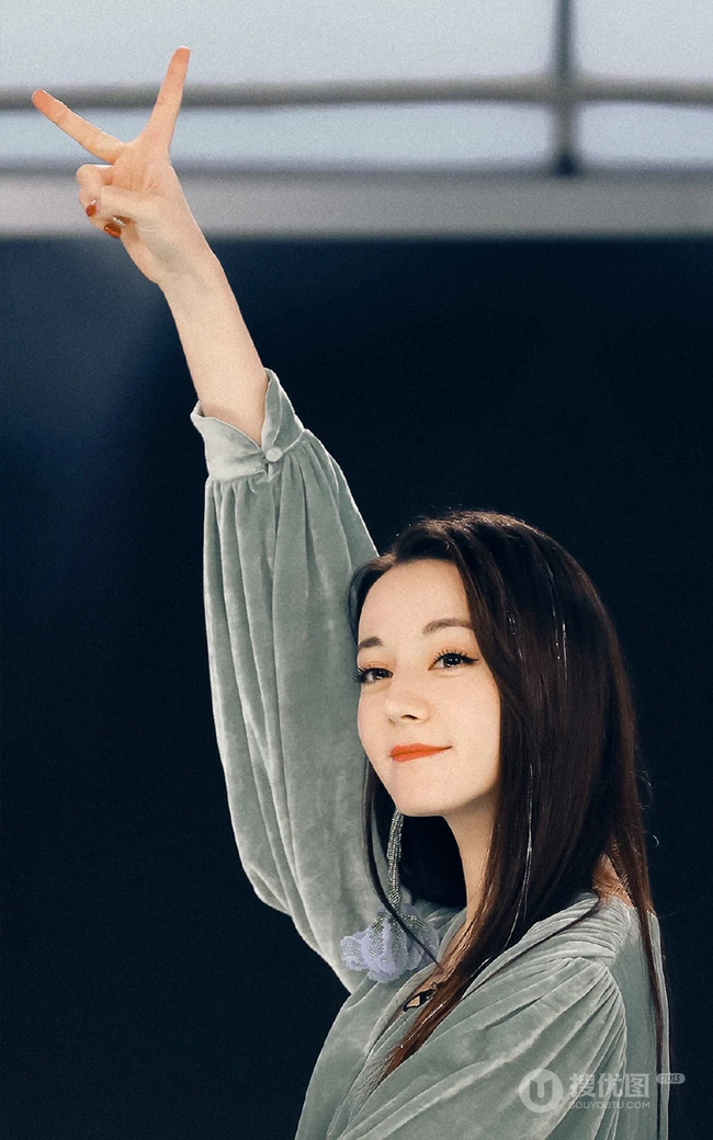 女星迪丽热巴个人街拍手机壁纸整理合集