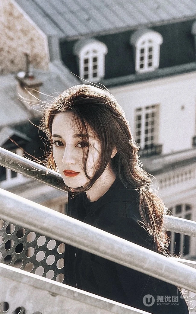女星迪丽热巴个人街拍手机壁纸整理合集