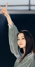 女星迪丽热巴个人街拍手机壁纸整理合集