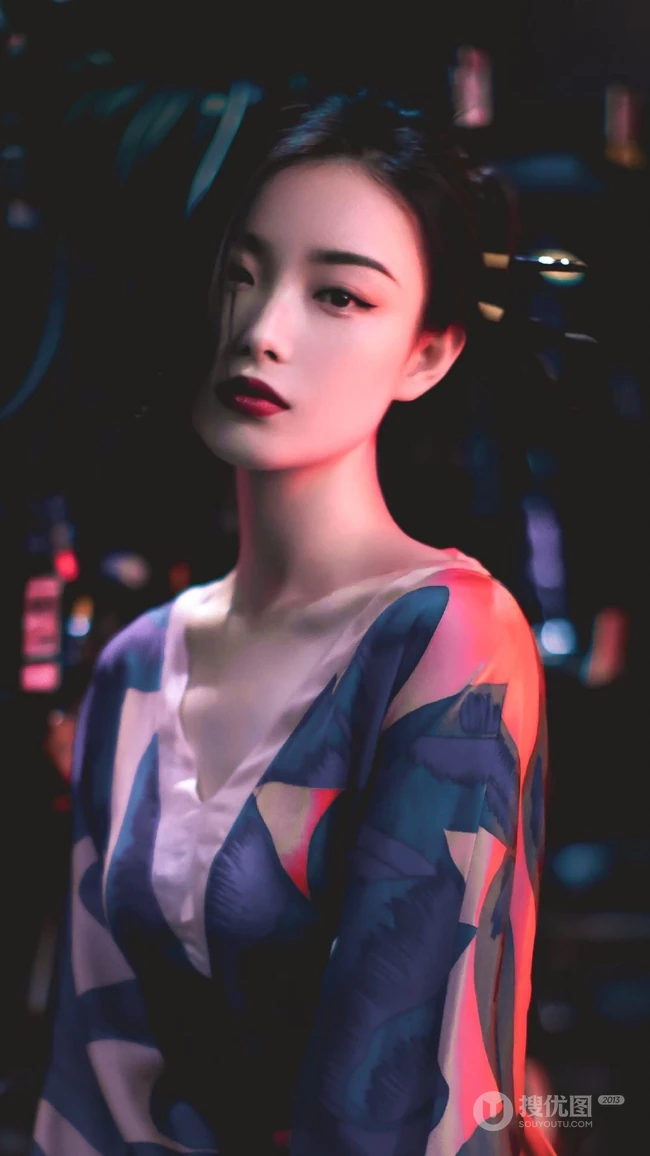 倪妮日系风格写真手机壁纸，浓妆妖艳丸子头造型高贵冷艳