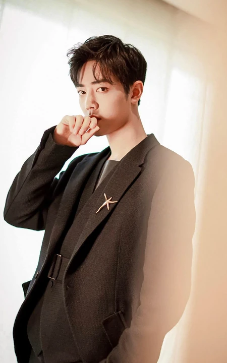 你们的肖战来啦！人气明星肖战西服造型个人手机壁纸图片