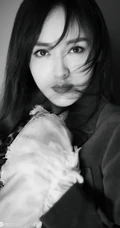 长发美女明星唐嫣单色调近照写真手机壁纸
