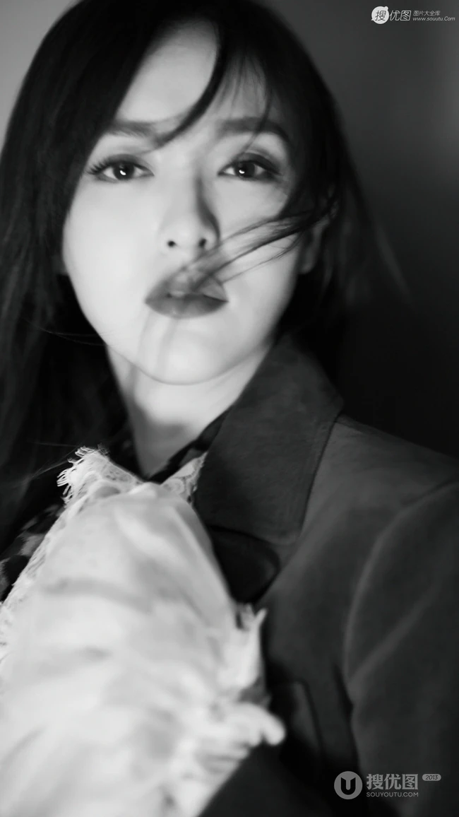 长发美女明星唐嫣单色调近照写真手机壁纸