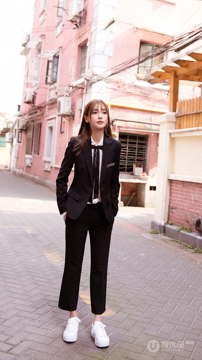 女星杨颖穿校服唯美清纯小女生风格手机壁纸