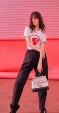 唐嫣粉色的少女心写真手机壁纸图片
