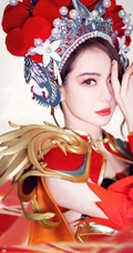 女生戚薇微博晒酷美京剧花旦造型，cos虞姬手持双箭