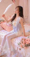 浅粉法式刘海精选大眼少女袜装线条感动人闺房写真图片