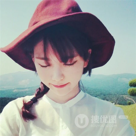 长发编辫子的女生头像图片
