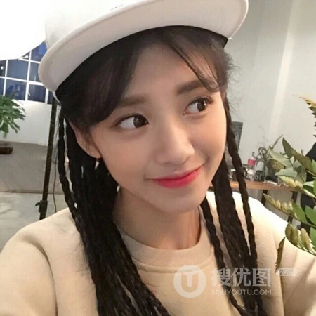 长发编辫子的女生头像图片