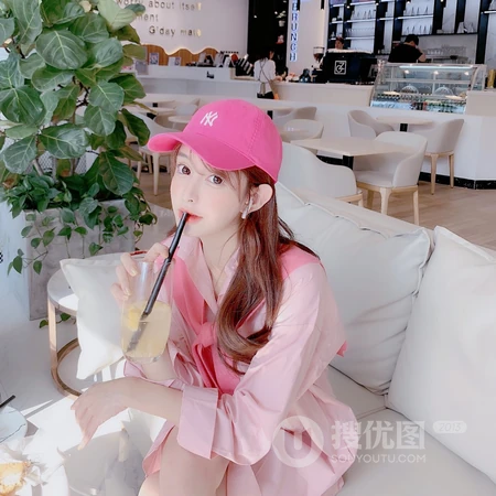 各类爱戴帽子的女生头像图片