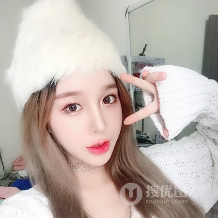 正在自拍中的女生头像图片