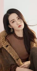 女明星李沁魅力时尚动人长发写真图片