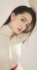 女明星李沁魅力时尚动人长发写真图片