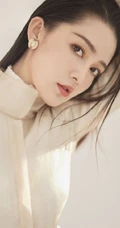 女明星李沁魅力时尚动人长发写真图片