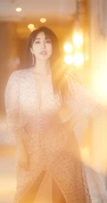 李菲儿超气质V领长裙礼服大秀完美匀称身材写真图片