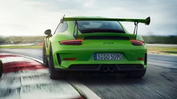赛道上绿色车身涂装的19款保时捷911高清壁纸型号GT3 RS