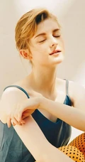 荷兰混血女生Ella Freya自拍，生活照，空灵气质的精灵系女孩