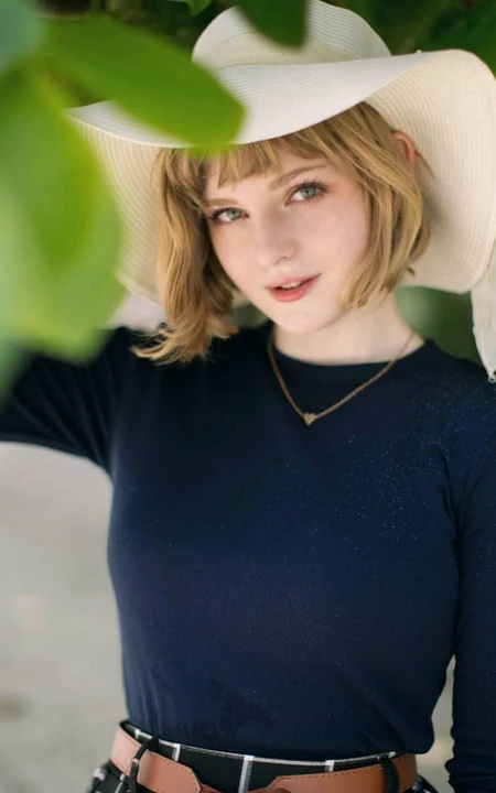 荷兰混血女生Ella Freya自拍，生活照，空灵气质的精灵系女孩