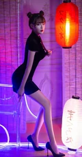 气质美背女生夏木颖双丸子头造型 搭配黑色旗袍动人写真