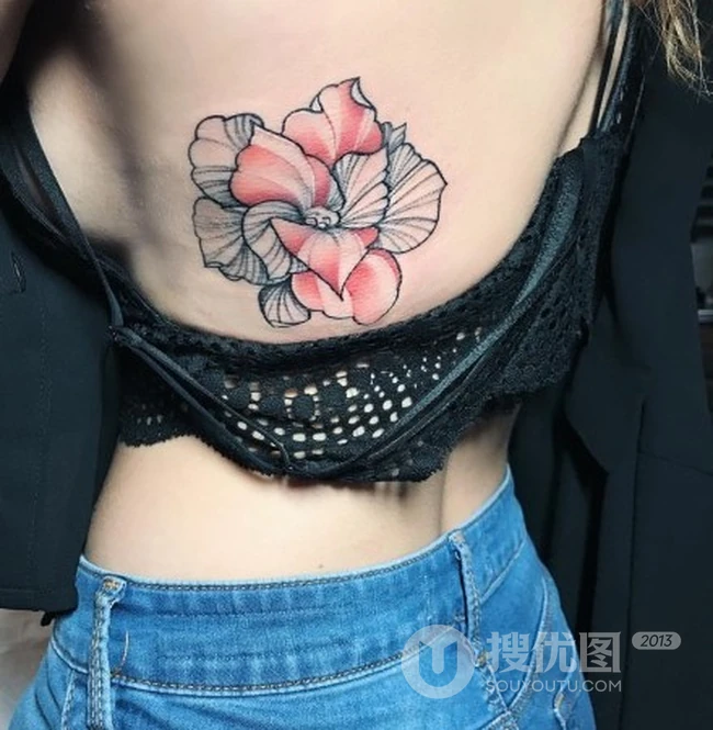 气质的腰部纹身，女生腰部花卉系列好看纹身图案欣赏 第4张