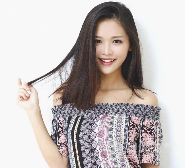 新加坡女生赵雨晴清纯阳光写真，生活照图片