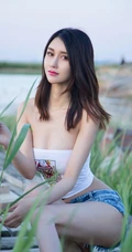 无尽的沙漠，身骑白马的高挑气质女生田梓茵气质写真图集