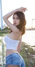 无尽的沙漠，身骑白马的高挑气质女生田梓茵气质写真图集