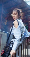 女生模特姚梦琪约会街拍写真日记，身材高挑，线条感修长