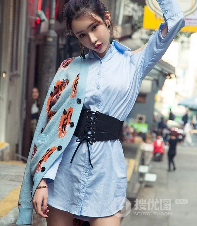 女生模特姚梦琪约会街拍写真日记，身材高挑，线条感修长
