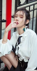 女生模特姚梦琪约会街拍写真日记，身材高挑，线条感修长